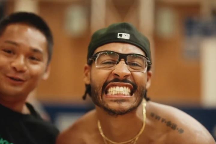 🤣直播反应啊！普尔训练直播中得知卢尼签约鹈鹕 高兴坏了！