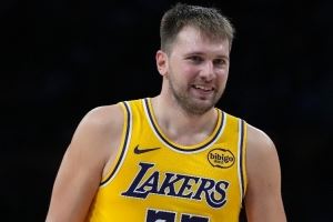 徐静雨:东契奇攻守一体再度进化 文班亚马还不够真正的MVP档次