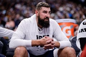 完美拼图！瓦兰丘纳斯替补15分钟8中6贡献16分6板 三分3中2