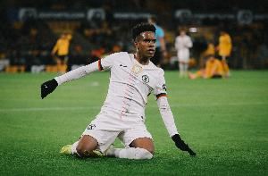 英媒:切尔西即将与甲骨文达成胸前赞助协议,赞助金额尚不清楚